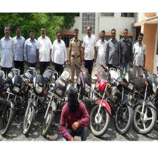 Grab 13 bikes from Jangipur's thieves | जंगीपुराच्या चोरटय़ाकडून 13 दुचाकी हस्तगत