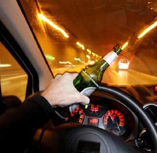 Suicide Accidents Attacking the Alcohol and Driving - Court | दारु पिऊन गाडी चालवणारे आत्मघाती हल्लेखोरच - न्यायालय