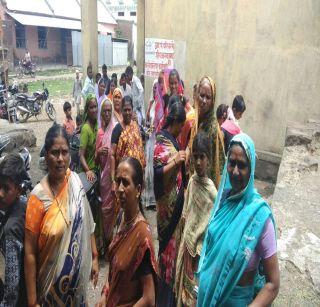 Women's Front on the Varkhedi office of the power company | वीज कंपनीच्या वरखेडी कार्यालयावर महिलांचा मोर्चा