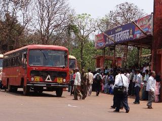 1903 for Pandharpur Yatra T. Convenience of buses | पंढरपूर यात्रेसाठी १९० एस. टी. बसेसची सोय