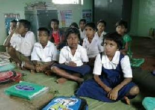 Convert students return to Zilla Parishad School! | कॉन्व्हेंटचे विद्यार्थी परतले जिल्हा परिषद शाळेत!