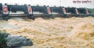 'High alert' to the villages on the banks of Darna | दारणा नदीच्या काठावरील गावांना ‘हाय अॅलर्ट’ 'High alert' to the villages on the banks of Darna | दारणा नदीच्या काठावरील गावांना ‘हाय अॅलर्ट’