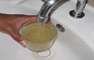 Contaminated water in the refreshments; Health hazard | उपाहारगृहांमध्ये दूषित पाणी; आरोग्य धोक्यात