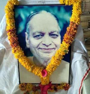 Humble greetings to the revered babuji | श्रद्धेय बाबूजींना विनम्र अभिवादन