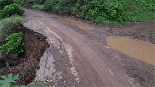Shrissamani-Sakore road disturbance | शिरसमणी-साकोरे रस्त्याची दुरवस्था Shrissamani-Sakore road disturbance | शिरसमणी-साकोरे रस्त्याची दुरवस्था