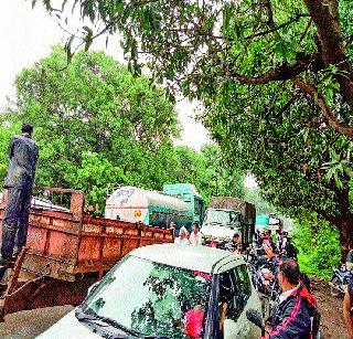 Due to private traffic in the city | भोर शहरातील खासगी वाहतूक बंद Due to private traffic in the city | भोर शहरातील खासगी वाहतूक बंद