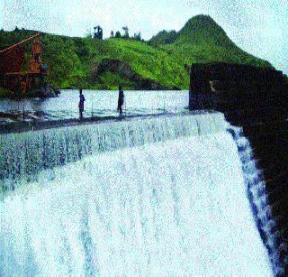 Pali-Bhitivali dam overflow in Karjat | कर्जतमधील पाली-भूतिवली धरण ओव्हरफ्लो