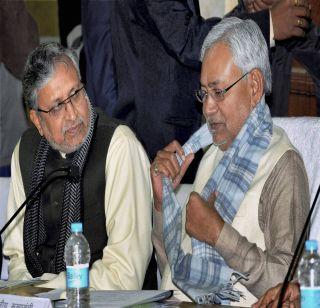 BJP offers Lalu's offer for Nitish Kumar's government - Sushil Modi | नितीश कुमारांचं सरकार पाडण्यासाठी लालूंची भाजपाला ऑफर - सुशील मोदी