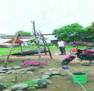 Due to the dead power star got up at Wakod | वाकोद येथे जीर्ण वीज तारा उठल्या जीवावर Due to the dead power star got up at Wakod | वाकोद येथे जीर्ण वीज तारा उठल्या जीवावर