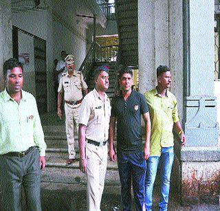 Four days police custody for Parvez in rape case | बलात्कारप्रकरणी परवेजला 4 दिवसांची पोलीस कोठडी Four days police custody for Parvez in rape case | बलात्कारप्रकरणी परवेजला 4 दिवसांची पोलीस कोठडी