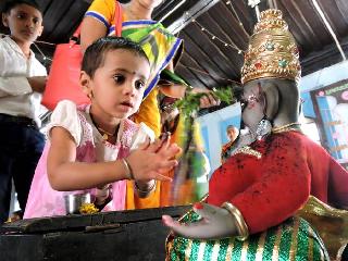 The crowd of Vitthal temples in Satara district | सातारा जिल्ह्यातील विठ्ठल मंदिरांत गर्दी