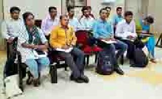 Development of villages to be coordinated by CM's coordination | सीएमचे दूत समन्वयातून साधणार गावांचा विकास Development of villages to be coordinated by CM's coordination | सीएमचे दूत समन्वयातून साधणार गावांचा विकास