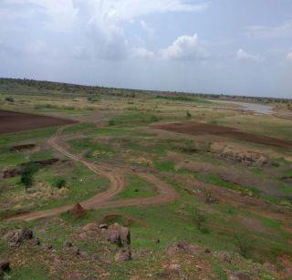 Wanderings for water during rainy season | सोनगीरकरांची ऐन पावसाळ्यात पाण्यासाठी भटकंती