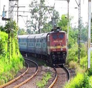 Surat route passenger trains canceled | सुरत मार्गावरील पॅसेंजर गाडय़ा रद्द