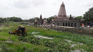 Wicha Krishna Ghat will become a water-less free waterfall | वाईचा कृष्णा घाट होणार जलपर्णीमुक्त