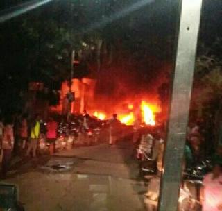 Police said that 27 vehicles of drunken fire, Pune's Jalashankanda police arrested | दारूच्या नशेत जाळल्या 27 गाड्या, पुणे जळीतकांडाचा आरोपी पोलिसांच्या ताब्यात