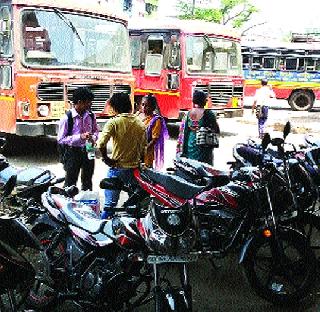 Shifts of Pali ST station | पाली एसटी स्थानकाची दुरवस्था