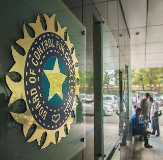 BCCI rejects Ravi Shastri's election as coach | प्रशिक्षकपदी रवी शास्त्रींच्या निवडीचं वृत्त बीसीसीआयने फेटाळलं