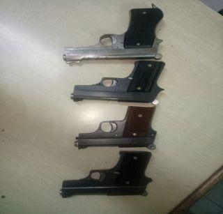 Illegal 4 pistols and 18 live cartridges, one arrested in Raigad | बेकायदेशीर 4 पिस्तूले व 18 जिवंत काडतुसांसह रायगडमध्ये एकास अटक