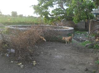 Open-ended roads are closed! | उघडयावर जाणा-यांचे रस्तेच केले बंद!