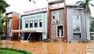 Priyadarshini's house was cut off | प्रियदर्शिनी सभागृहाने कात टाकली Priyadarshini's house was cut off | प्रियदर्शिनी सभागृहाने कात टाकली