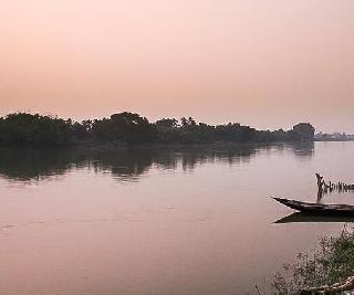 50 thousand fine for throwing garbage in river Ganges | गंगा नदीत कचरा फेकल्यास 50 हजार रुपये दंड