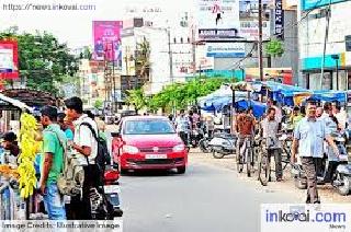 Road closure due to narrow roads | अरूंद रस्त्यांमुळे वाहतुकीची कोंडी