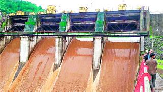 Chinkapur, Arjunasagar, Vichara in the river banks | चणकापूर, अर्जुनसागरमधून नदीपात्रात विसर्ग Chinkapur, Arjunasagar, Vichara in the river banks | चणकापूर, अर्जुनसागरमधून नदीपात्रात विसर्ग