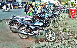 Sidebar problem in Malegaon roads | मालेगावच्या रस्त्यांना साइडपट्ट्यांची अडचण Sidebar problem in Malegaon roads | मालेगावच्या रस्त्यांना साइडपट्ट्यांची अडचण
