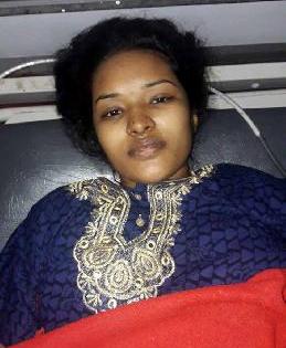 ... and she returned from death! Life expectancy: | ...अन् मृत्यूच्या दाढेतून ती परतली ! गर्भवतीला जीवदान :