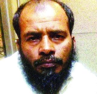 Lashkar-e-Taiba's Salim Khan arrested at Mumbai airport | लष्कर-ए-तैयबाच्या सलीम खानला मुंबई विमानतळावर अटक