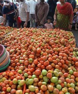 Tomato, peaked with eighty | टोमॅटो, वाटाण्याने गाठली ऐंशी