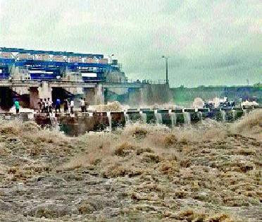 Sankheda, Chandori floods were 'like' | सायखेडा, चांदोरी पूरस्थिती ‘जैसे थे’