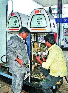 CIDCO raids police on petrol pump | सिडकोमध्ये पेट्रोल पंपावर पोलिसांचा छापा