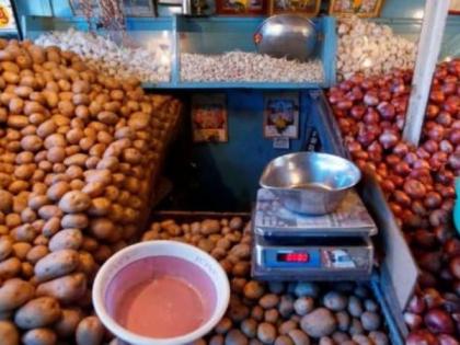 Onions and potatoes price rise in khamgaon | कांदे,बटाट्यांचे दर गगनाला