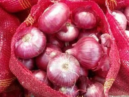 Restrictions on onion exports to curb price hike, minimum export price fixed at $800 per tonne | दरवाढ रोखण्यासाठी कांदा निर्यातीवर निर्बंध, प्रतिटन ८०० डॉलर किमान निर्यातदर निश्चित