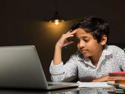 ‘Online’ has made it a habit to sit in class; Then the students fall out stating the reason | ‘ऑनलाईन’मुळे वर्गात बसायची सवयच गेली ; मग कारण सांगून विद्यार्थी पडतात बाहेर