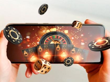 Isn't that your own 'game' in the online gaming world? | ऑनलाइन गेमिंगच्या जाळ्यात तुमचाच ‘गेम’ तर होत नाही ना? Isn't that your own 'game' in the online gaming world? | ऑनलाइन गेमिंगच्या जाळ्यात तुमचाच ‘गेम’ तर होत नाही ना?