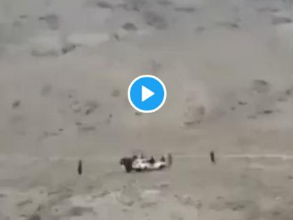 Panjshir Valley under Attack of Taliban: Afghan Fighters fighters attacked a convoy of taliban video Viral | Afghanistan: पंजशीरमध्ये अफगाण योद्ध्यांनी केलेले स्वागत पाहून तालिबानी हादरले; Video व्हायरल