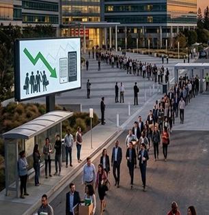 Oracle Layoffs 2026: AI खाऊ लागली नोकऱ्या, आता 'या' विस्तारासाठी Oracle ३० हजार लोकांना कामावरुन काढणार?