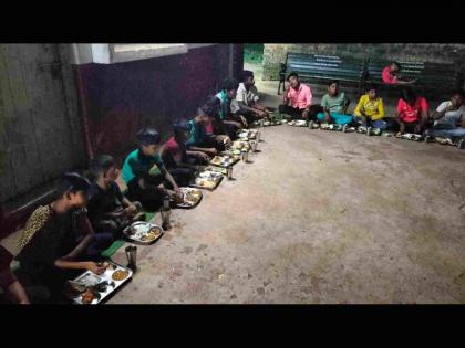 A feast for the children of the orphanage in the joy of Ganesh Festival | गणपती बाप्पाच्या आनंदात अनाथ आश्रमातील मुलांना मेजवानी