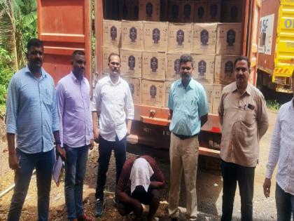 goods worth 55 lakhs including liquor worth 48 lakhs were seized In Osargaon | ओसरगावात ४८ लाखांच्या मद्यासह ५५ लाखांचा मुद्देमाल जप्त!