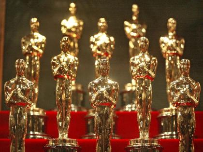 oscar 2022 is the oscar trophy really made of gold know about all details with price | Oscars 2022: ऑस्करची ट्रॉफी खरंच सोन्याची असते? किंमत ऐकूल व्हाल अवाक्; पाहा, खर्च अन् वैशिष्ट्ये