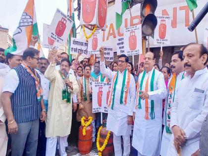 Congress agitation across the state over inflation |  काँग्रेसने उभारली महागाईची गुढी; राज्यभरात काँग्रेसचे आंदोलन