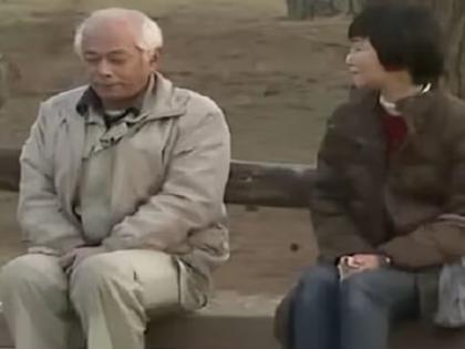 japanese man gives silent treatment wife 20 years for giving more attention to kids | 20 वर्षांपासून 'तो' बायकोशी बोललाच नाही, बाजुला बसताच ढसाढसा रडला; सांगितलं कारण