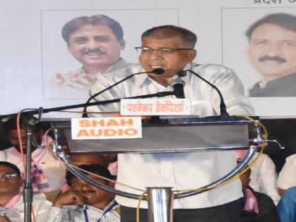 Let us go with them rather than staying in comet: Prakash Ambedkar's rally | कोमात राहण्यापेक्षा आमच्यासोबत या : प्रकाश आंबेडकरांचे आघाडीला आवाहन