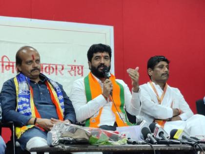 There are only announcements when the development of Pune will happen Opposition question, Dhangekar, Mohol, More three on the same platform | नुसत्याच घोषणा, पुण्याचा विकास कधी होणार? विरोधकांचा प्रश्न, धंगेकर, मोहोळ, मोरे तिघे एकाच मंचावर