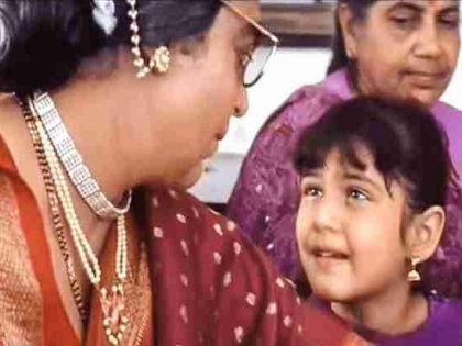 This aunt in 'Aunt 2' is now as big as she is now, the famous Bollywood actress. | 'चाची ४२०'मधील ही चिमुरडी आता झालीय इतकी मोठी, आता आहे बॉलिवूडची प्रसिद्ध अभिनेत्री