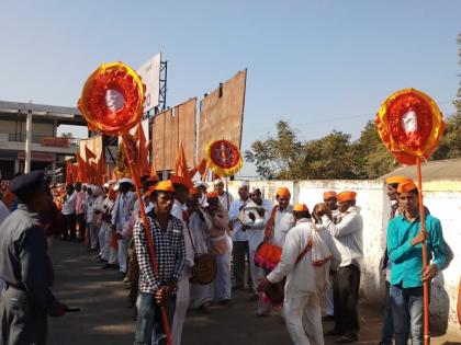 Devotees from aurangabad come to shegaon | श्रध्दाभूमी ते प्रकटभूमी भाविकांची पायदळ वारी