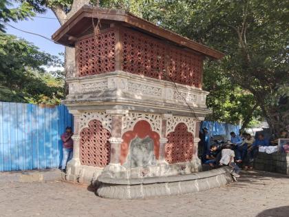 Satisfying the thirst of passers by in mumbai's drinking fountains | वाटसरूंची तहान भागविणारे मुंबईतील प्याऊ दुरावस्थेत..!